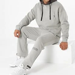 Coupon ✔️ Ensemble De Survêtement AN11001 Gris Clair de Classic Series 🔔