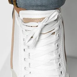 Remise ⭐ Baskets 2001 White Sand Navy de Classic Series 💯 -Classic Series Soldes bb salazar 335446 SRHT 2001 WHT SAND NAVY 20220906T143155 03