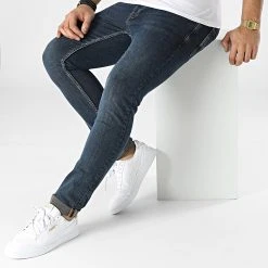 Vente flash 🧨 Jean Slim 7704 Bleu Denim de Classic Series ⌛ -Classic Series Soldes classic series 295561 7704 BLUE 20211217T150458 03