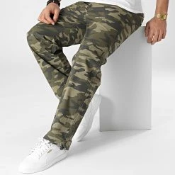 Les meilleures critiques de ⭐ Jogger Pant Camouflage Mili Vert Kaki de Classic Series ⭐ -Classic Series Soldes classic series 300860 AW21 COLL 02 004 CAMO 20220301T143133 03