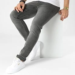 Tout neuf 🔥 Jean Slim DP1000_171 Gris Anthracite de Classic Series 🛒 -Classic Series Soldes classic series 300916 DP1000 171 20220202T155812 03