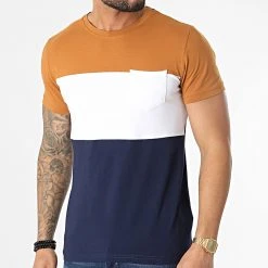 Meilleur prix ✔️ Tee 🛒 Shirt Poche Tricolore 4034 Bleu Marine Blanc Camel de Classic Series 🛒