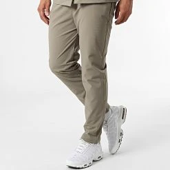 Les meilleures critiques de 💯 Ensemble Veste Pantalon Jogging 50081 Vert Kaki de Classic Series 🔥 -Classic Series Soldes classic series 317260 50081 VERT KAKI 20220429T152436 04