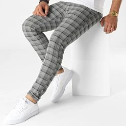 Les meilleures critiques de 😀 Pantalon Carreaux DJ2288 Gris Anthracite de Classic Series ⭐ -Classic Series Soldes classic series 321158 DJ2288 20220603T140810 03
