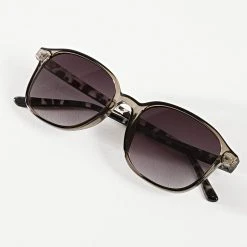 Meilleure affaire 🎉 Lunettes De Soleil 026154 Fauve Noir Dégradé de Classic Series 🔔 -Classic Series Soldes classic series 323132 026154 GREY 20220609T145213 04