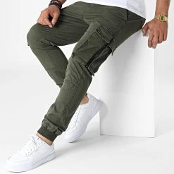 Bon marché 🔥 Pantalon Cargo H64060C62194 Vert Kaki de Classic Series ⭐ -Classic Series Soldes classic series 325239 H64060C62194A 12400 20220627T155236 03