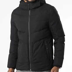 Les meilleures critiques de ✨ Doudoune Capuche 9336 Noir de Classic Series ⭐