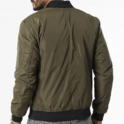 Les meilleures critiques de 🎁 Veste Bomber LP55653 Vert Kaki de Classic Series 🌟 -Classic Series Soldes classic series 340677 LP55653 K KHAKI 20220929T160536 04
