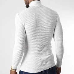 Les meilleures critiques de 🎉 Pull Col Roulé 1596 Beige Clair de Classic Series ⭐ -Classic Series Soldes classic series 342749 1596 BLANC 20221021T151953 04