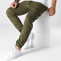 Vente flash ✔️ Pantalon Cargo ZA52 Vert Kaki de Classic Series 😀 -Classic Series Soldes classic series 345061 ZA52 OLIVE 20221031T161359 03