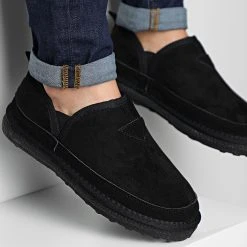 Grosses soldes ✔️ Chaussures UB8323 Noir de Classic Series 🔔