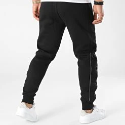 Budget ✔️ Pantalon Jogging Cedar Noir de Classic Series 🥰 -Classic Series Soldes nicce london 297981 0132 K008 0001 20220126T155012 04